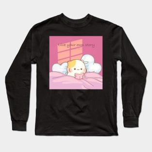 muffin cat readimg a book in bed Long Sleeve T-Shirt